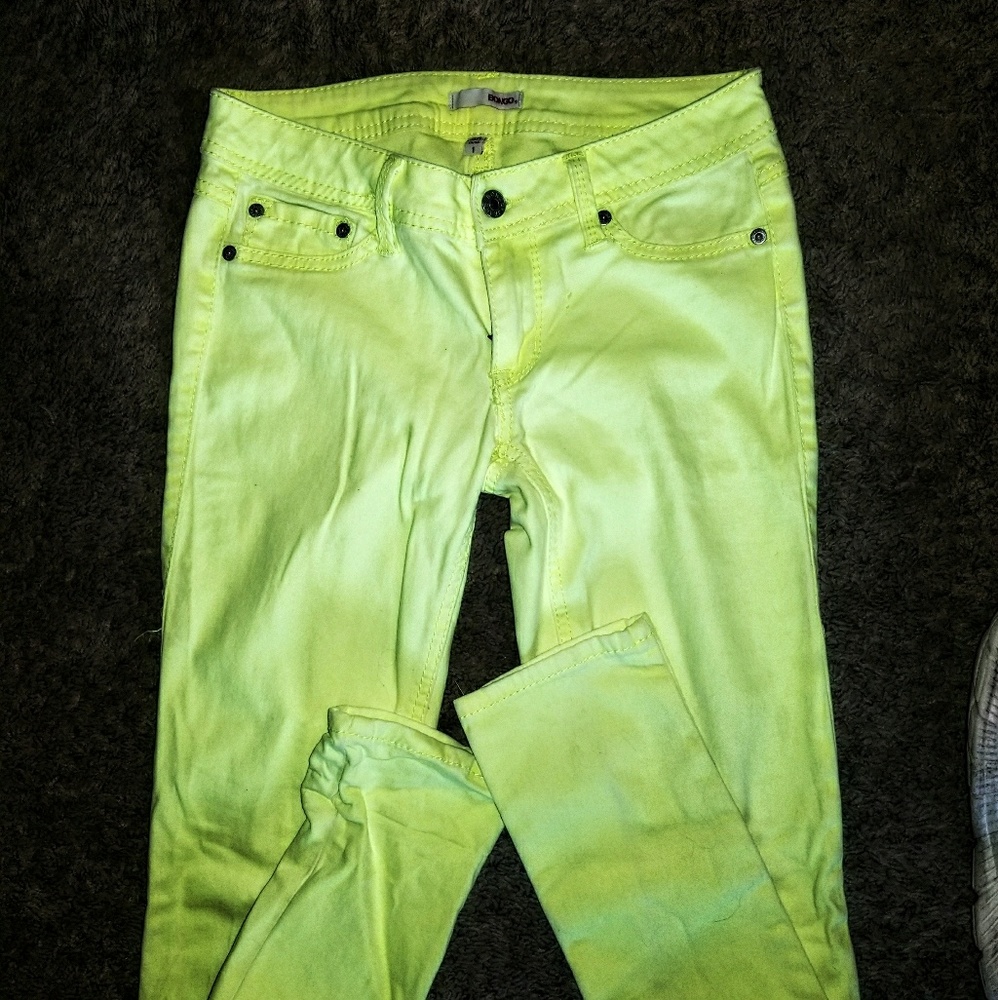 BONGO neon yellow jeans size one